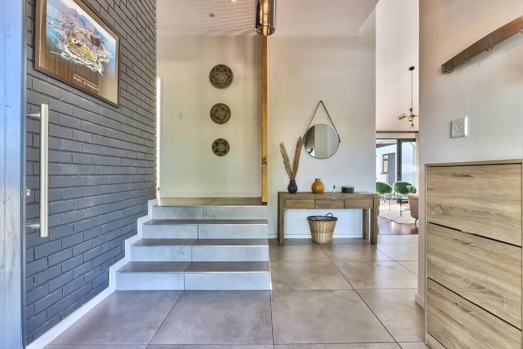 Family Home, Wifi, Patio, Secure Parking Kapstadt