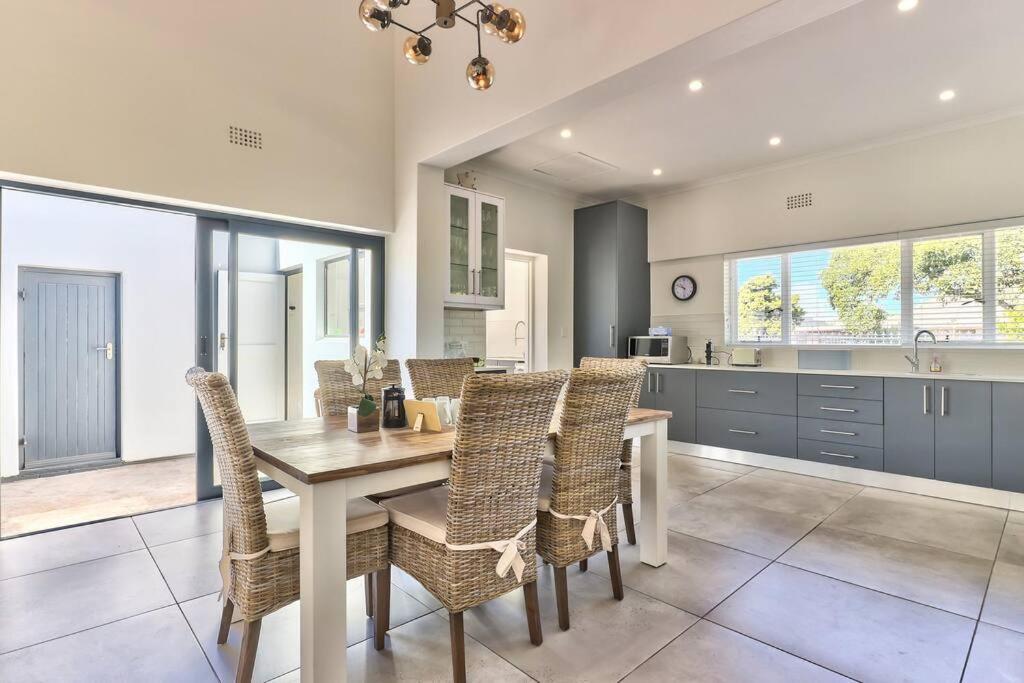 Ferienhaus Family Home, Wifi, Patio, Secure Parking Kapstadt